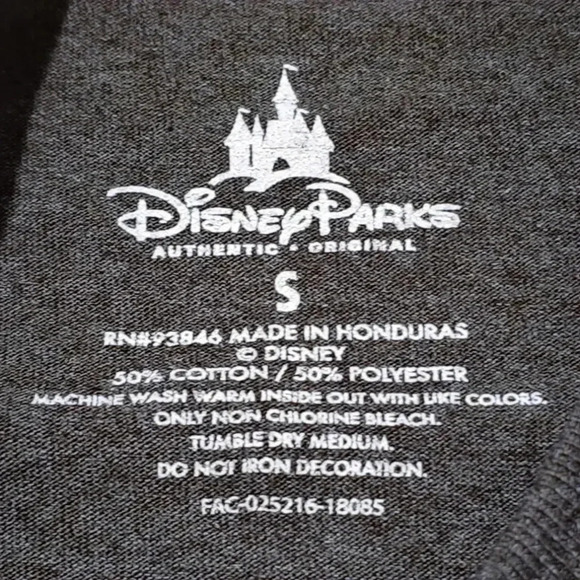 Disney Parks Lumberjack Goofy Canada T-Shirt - Size Small - Gray - Picture 3 of 3